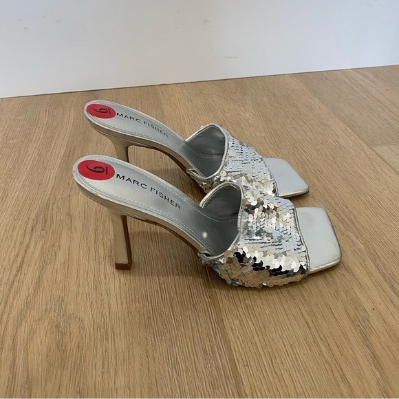 New MARC FISHER Danria Sequin Mule Sandals Silver 6 - Picture 2 of 6